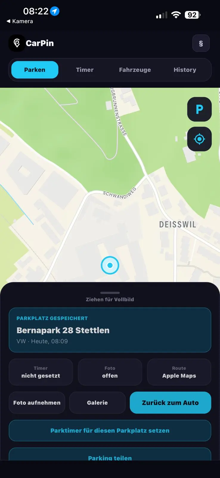 CarPin-App mit Kartenansicht und Informationen zum gespeicherten Parkplatz